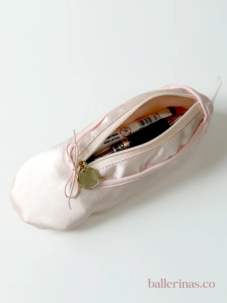 B8139_Mini Ballet Shoe Case (Ballet Shoe-Shaped Pouch)