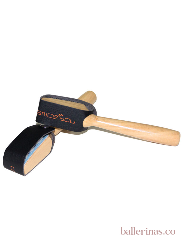 B84012_Wooden Shoe Brush